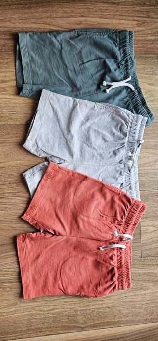 T-shirty, reglany, szorty, spodnie w rozmiarach 128-134