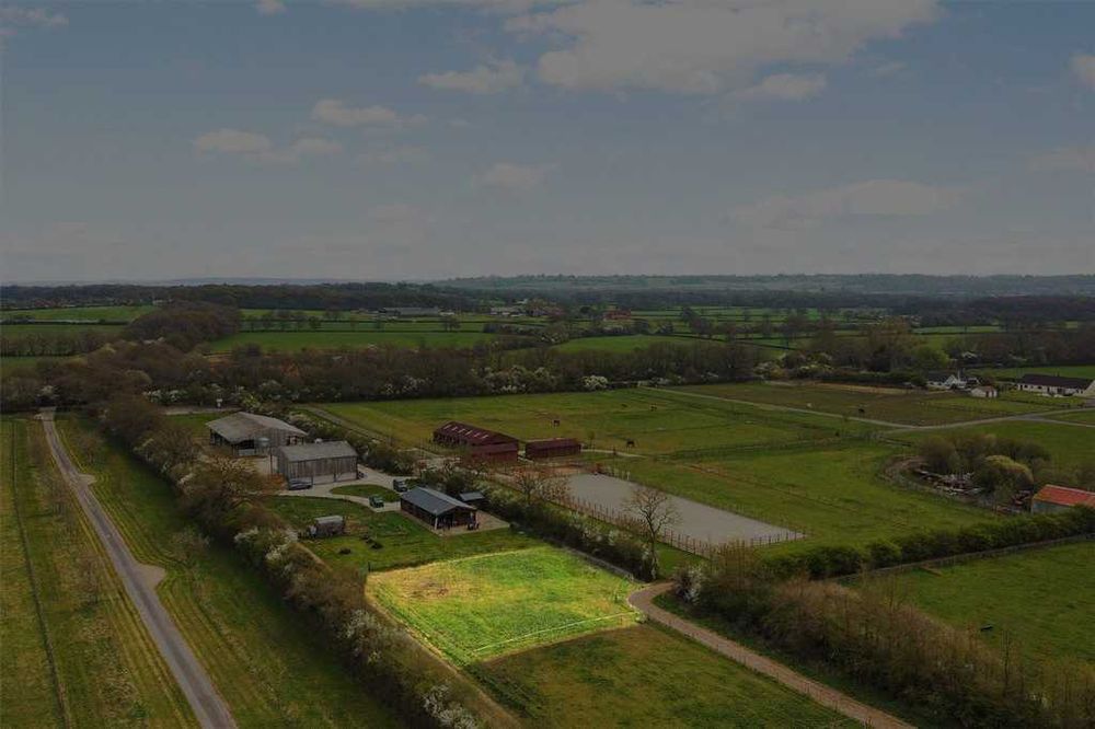 Usługi dronem - Zdjęcia / Filmy - działki na sprzedaż, eventy, reklama