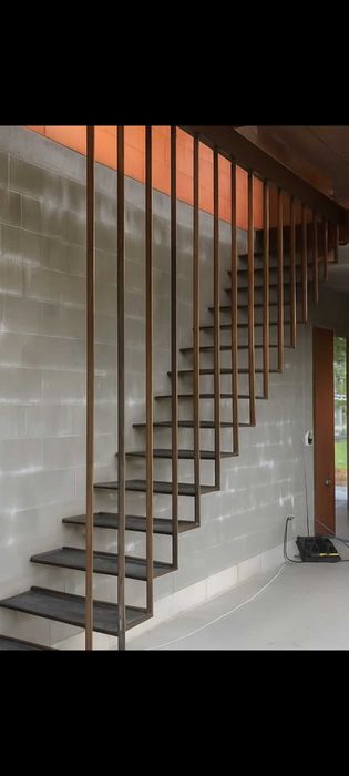 Schody stalowe  i kostrukcje metalowe  , meble loftowe .