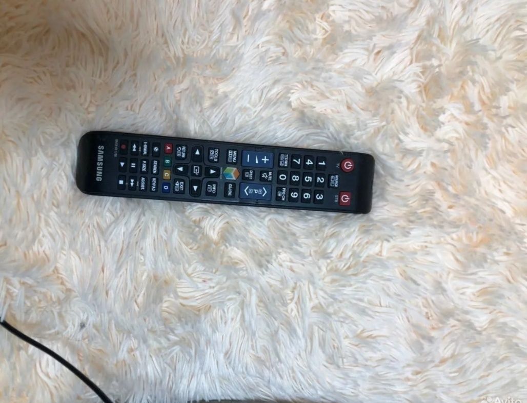 Телевизор Samsung UE 32H 4500ak LED Smart TV WI-FI в идеале!