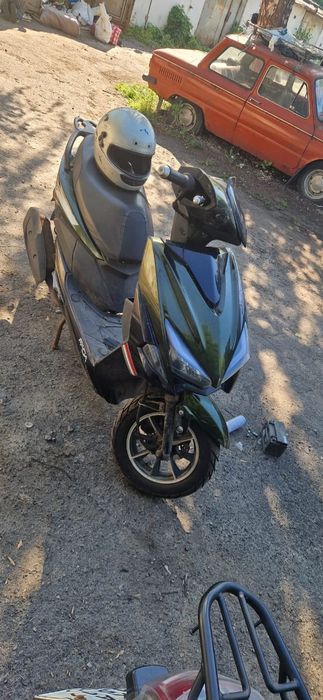 Срочно продаю скутеры 125-150 кубов состояние хорошие тех паспорта ест