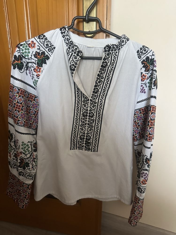 Продам вишиванку в гарному стані