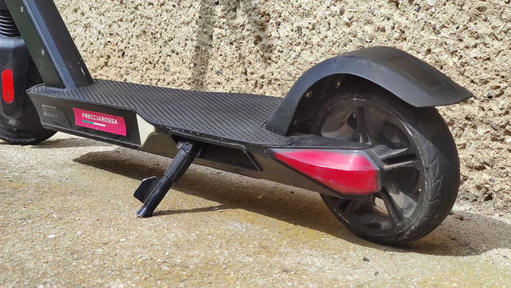 Hulajnoga elektryczna Bird, Okai ES100, F350 Electrisan