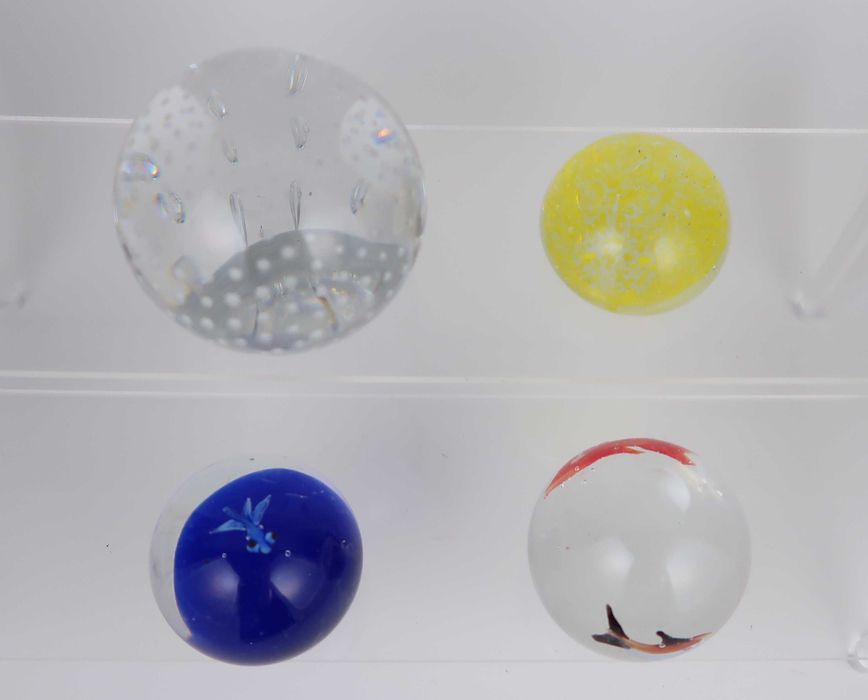 Pisa Papeis antigo em vidro