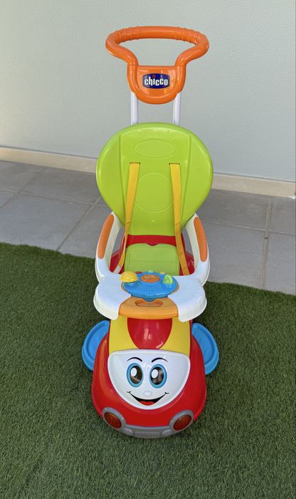 Brinquedo/Carro de passeio CHICCO