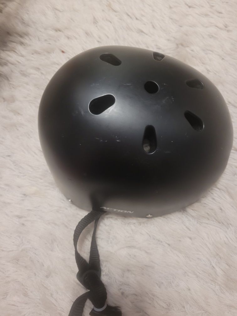 Kask czarny Action Skate Helmet 55-58 M