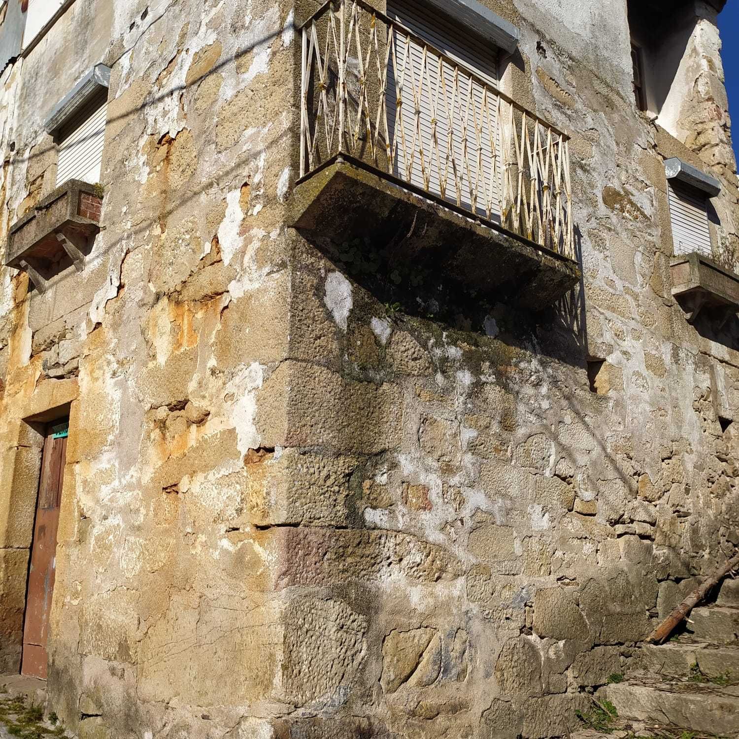 Casa Para Reconstrução Salzedas - Tarouca