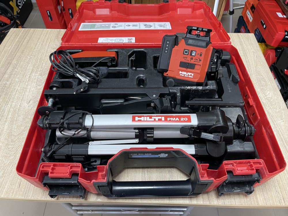 Hilti PM 30-MG / 3D лінійний лазерний рівень Хілті