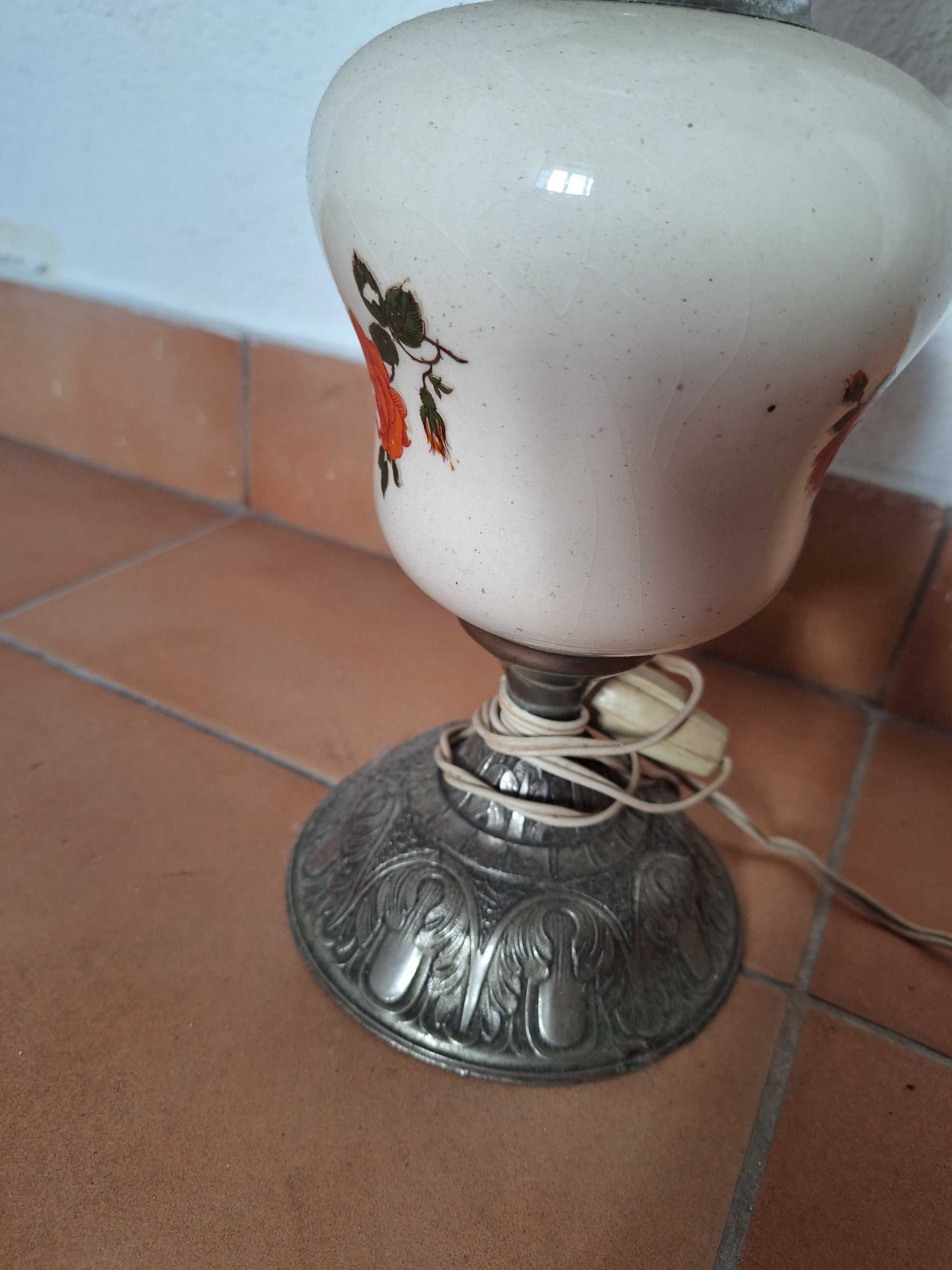 Candeeiro de mesa antigo