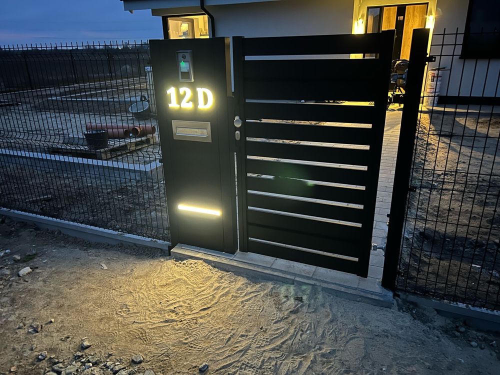 Słupek multimedialny multibox