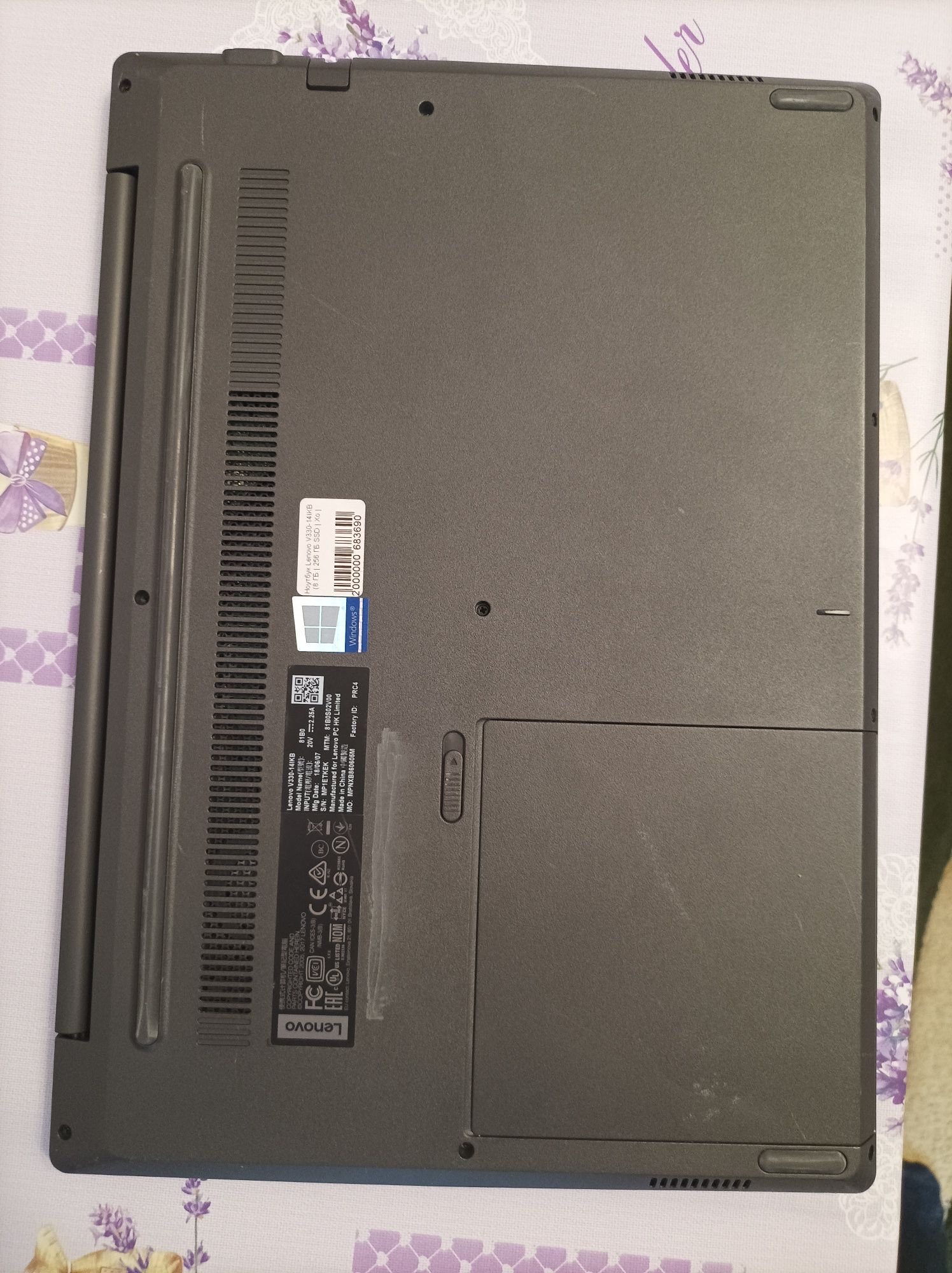 Ноутбук Lenovo v330, ddr4 8/ ssd 256, i5-8250U,бат 3-4 часа,Win11