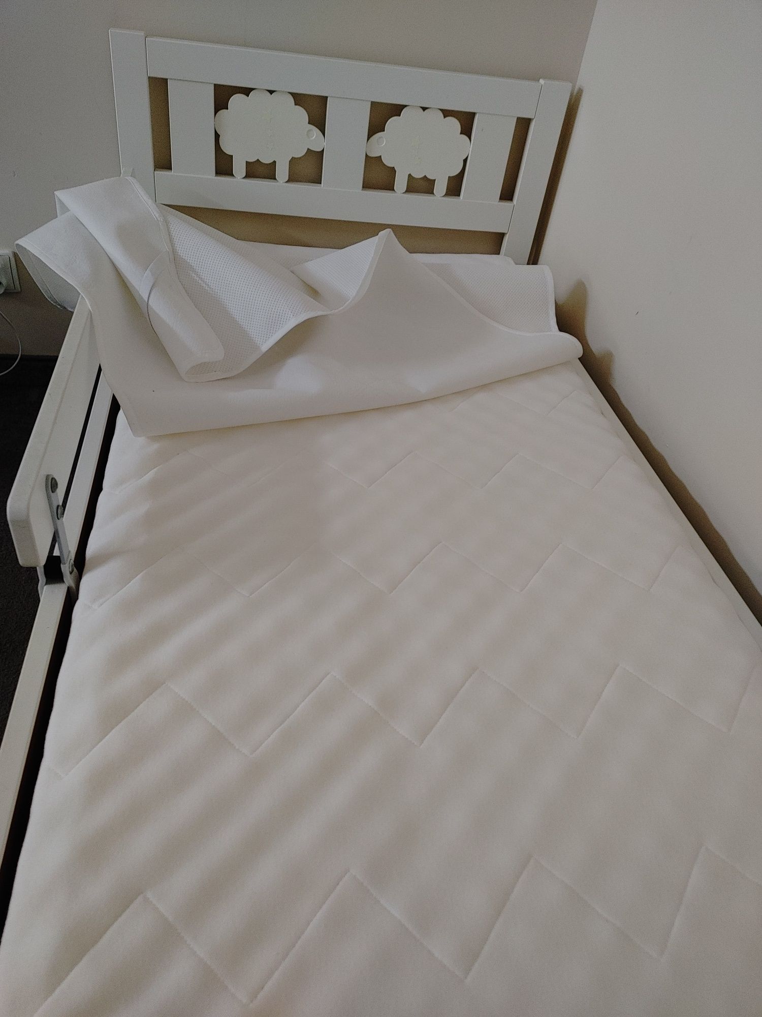 Ikea Kritter Lenast Underlig łóżko materac ochraniacz