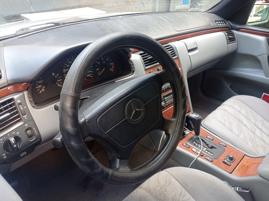 Продам авто Мерседес 210