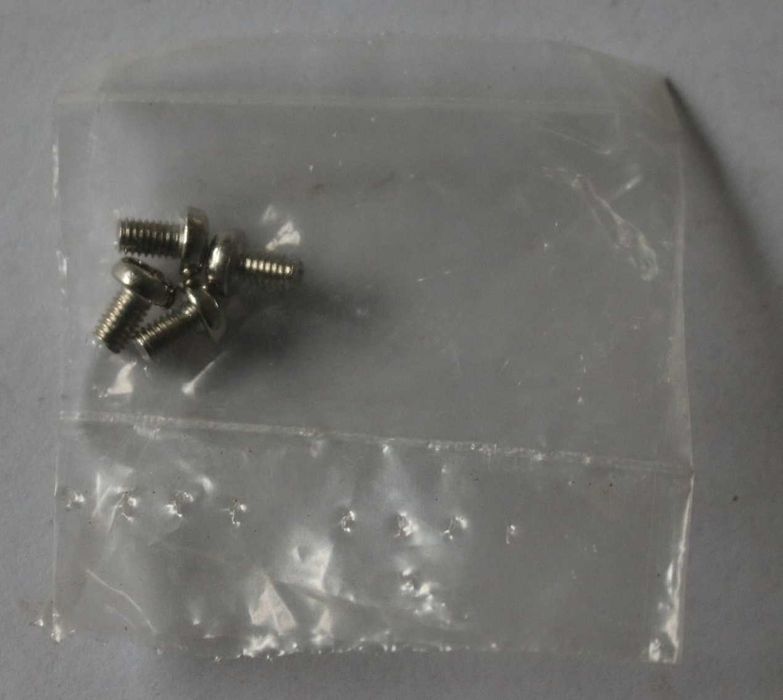 Śruba do montażu napędów w komputerze - cena za zestaw.