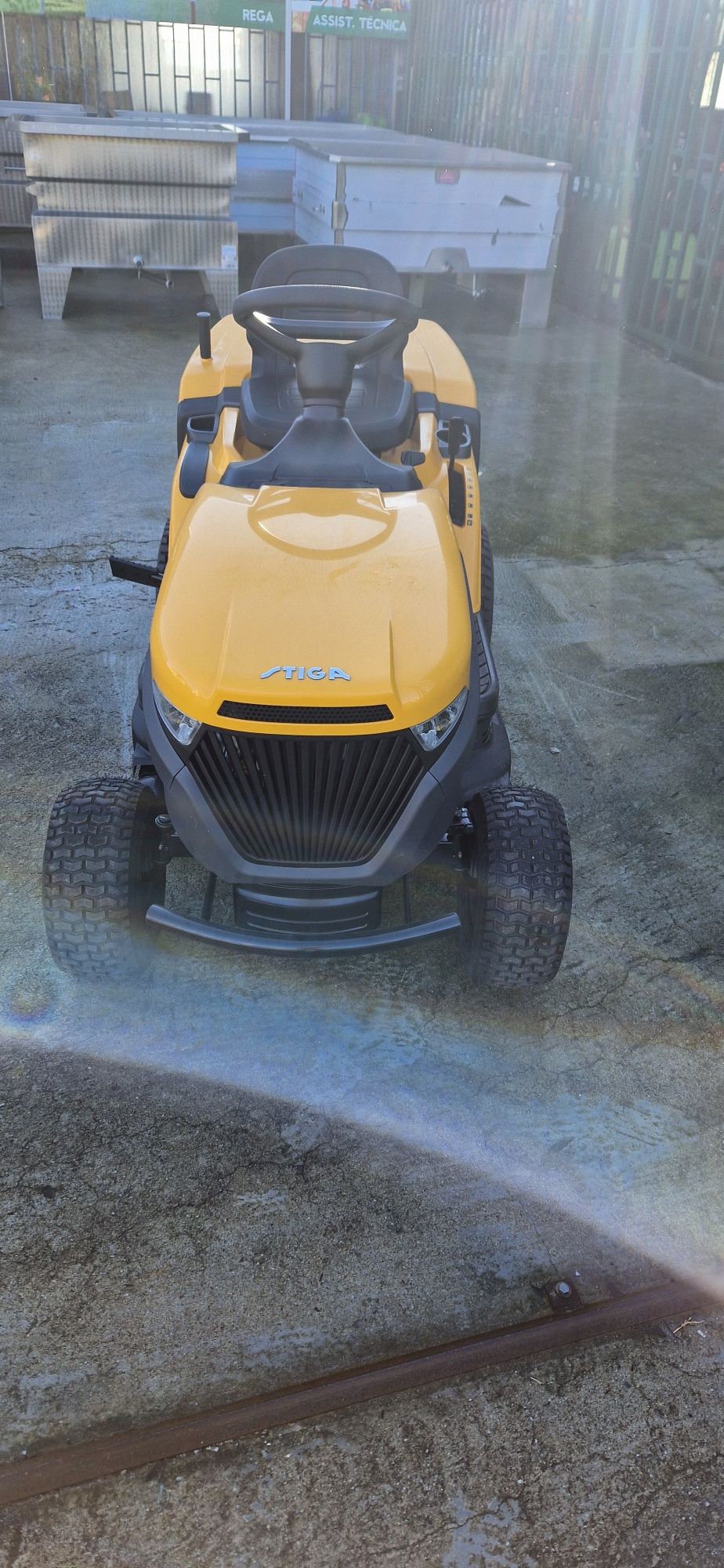 Corta relva Tractor stiga
