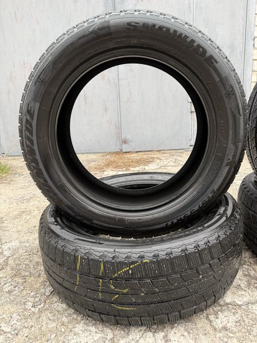 Шини зимні Sunwide 215/55/17 стан супер