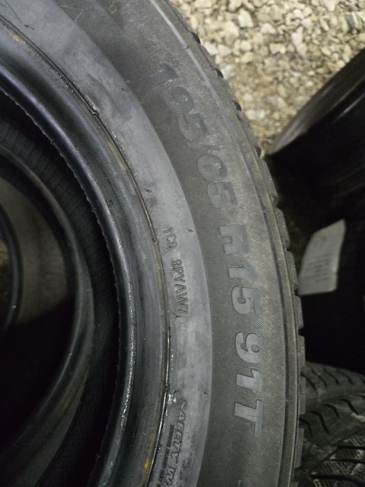 2x opona zima 195/65/15 91T Kumho WinterCraft Wp52 dot2724 8mm