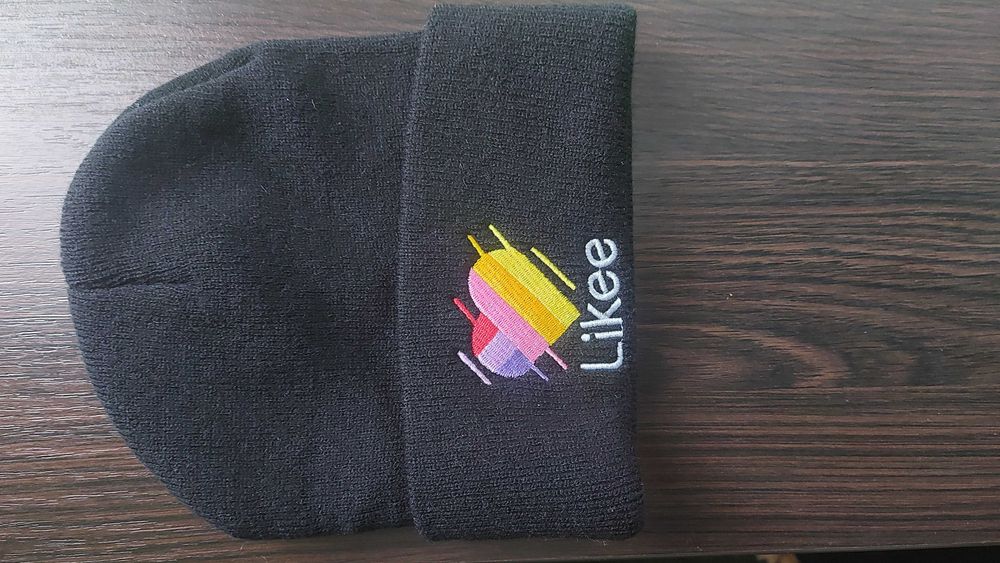 Шапка like чорна