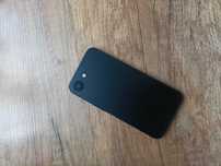 Atrapa telefonu iPhone 16E