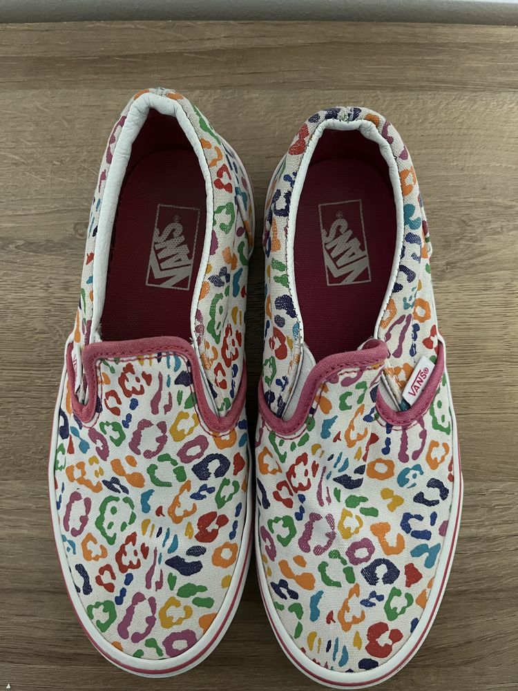 Buty dziewczęce Vans Classic Slip-On r. 34,5