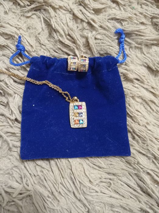 Набор ювелирный Сваровски сережки та підвіска