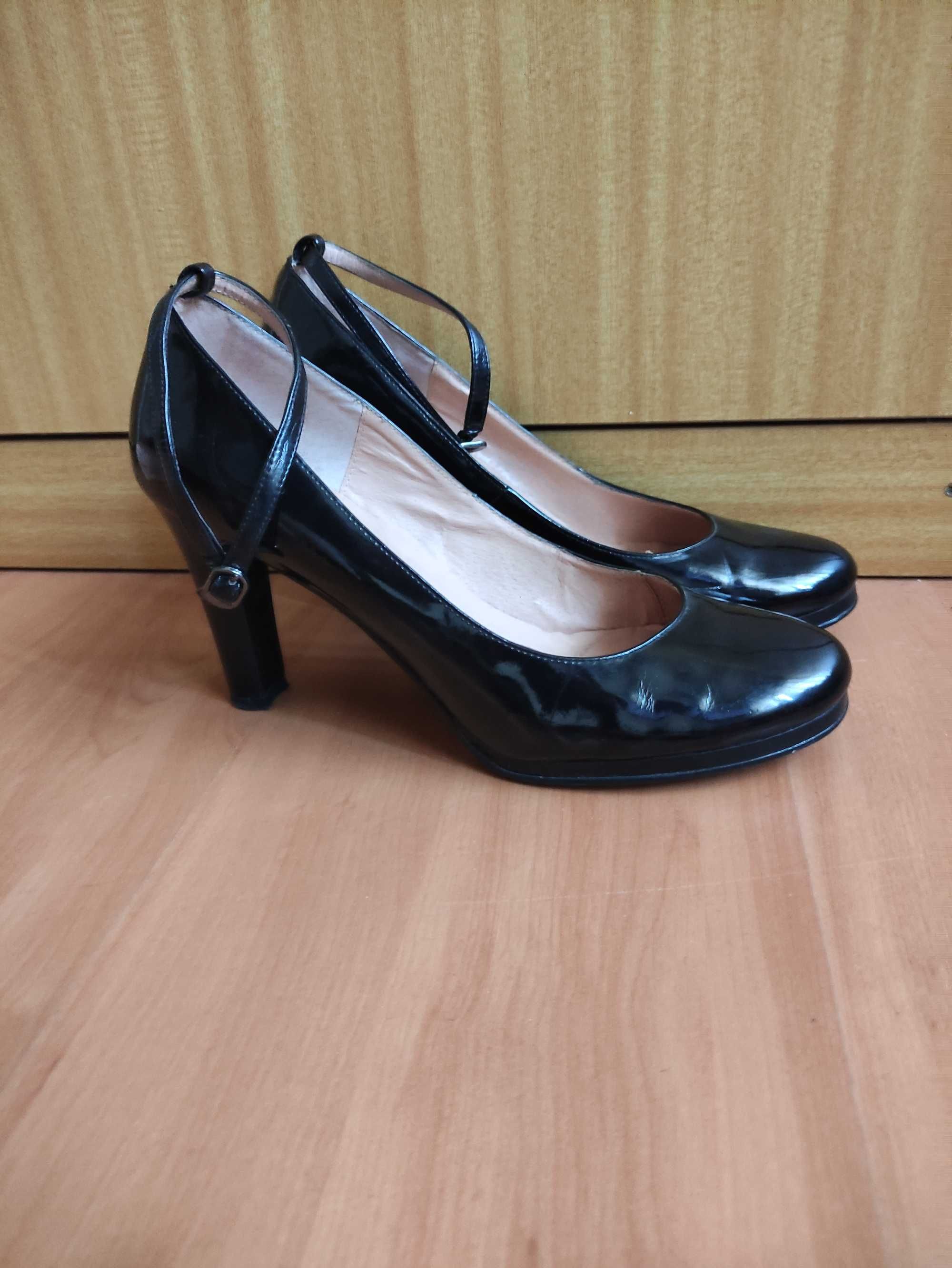 Sapato preto de verniz La Redoute 40