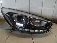 Reflektor Xenon Hyundai IX35  Kompletny Europa