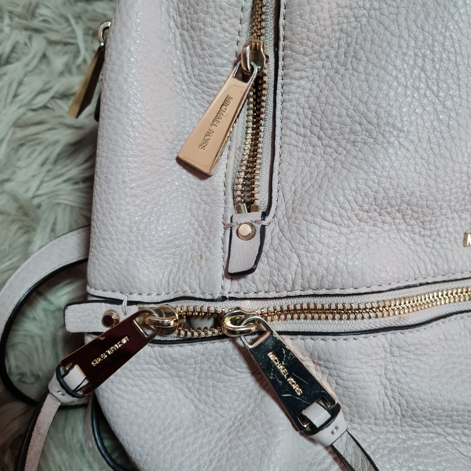 Michael Kors plecaczek plecak mały złote zamki beżowy backpack medium