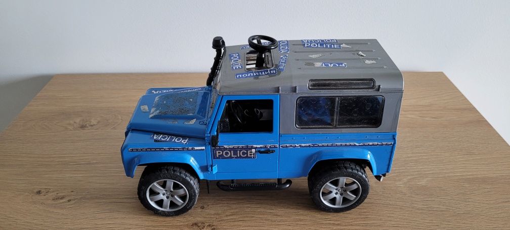 Bruder Land Rover Policja