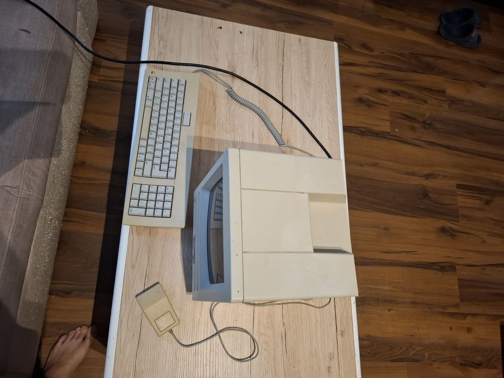 Apple Macintosh SE – kompletny zestaw retro (klawiatura + myszka)