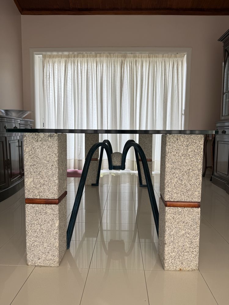 Mesa em vidro temperado