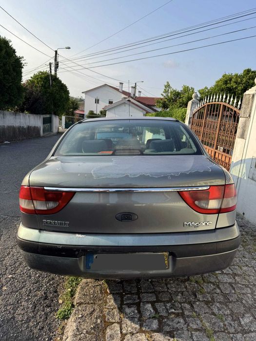 Vendo Renault Mégane Classic 1999 – Espaço, conforto e economia!