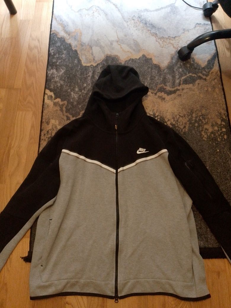 Sprzedam bluzę Nike teehflecce