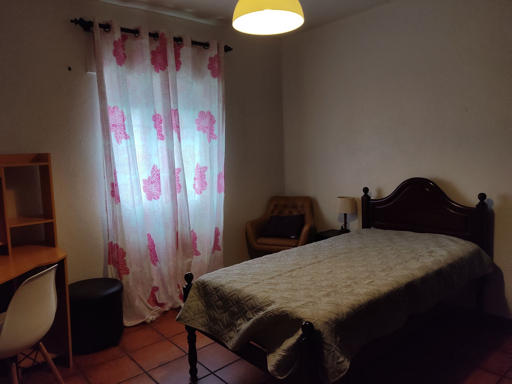 Quarto a raparigas estudantes
