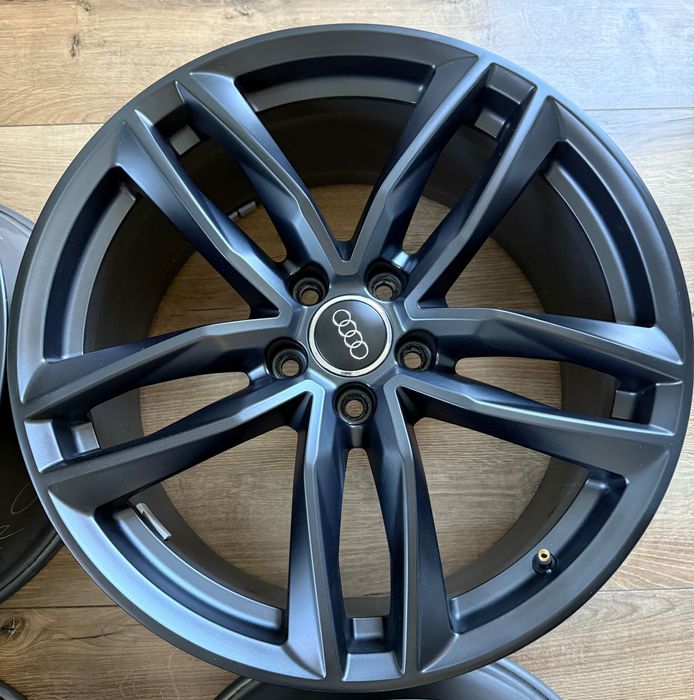 Komplet 4 Felg Audi RS TT A3 19" Et52 9J 57,1mm 5x112