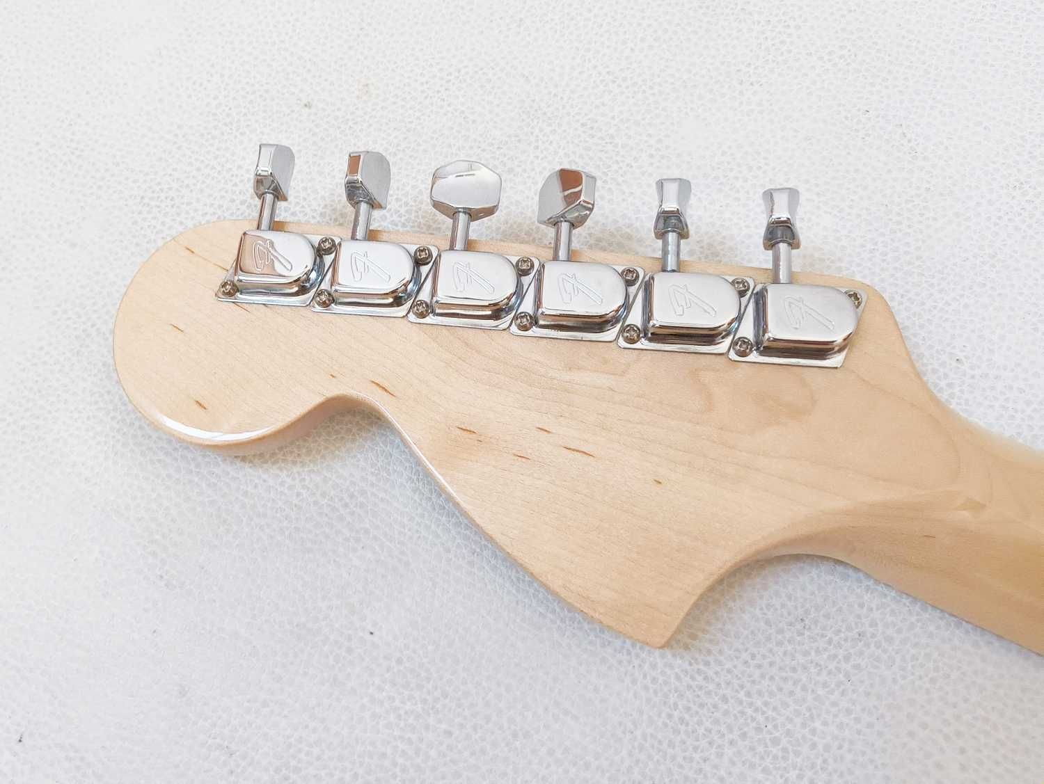 Fender Stratocaster American Vintage AVRI 70s - Nova