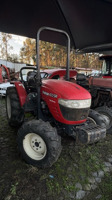 Trator Branson 6225R usado