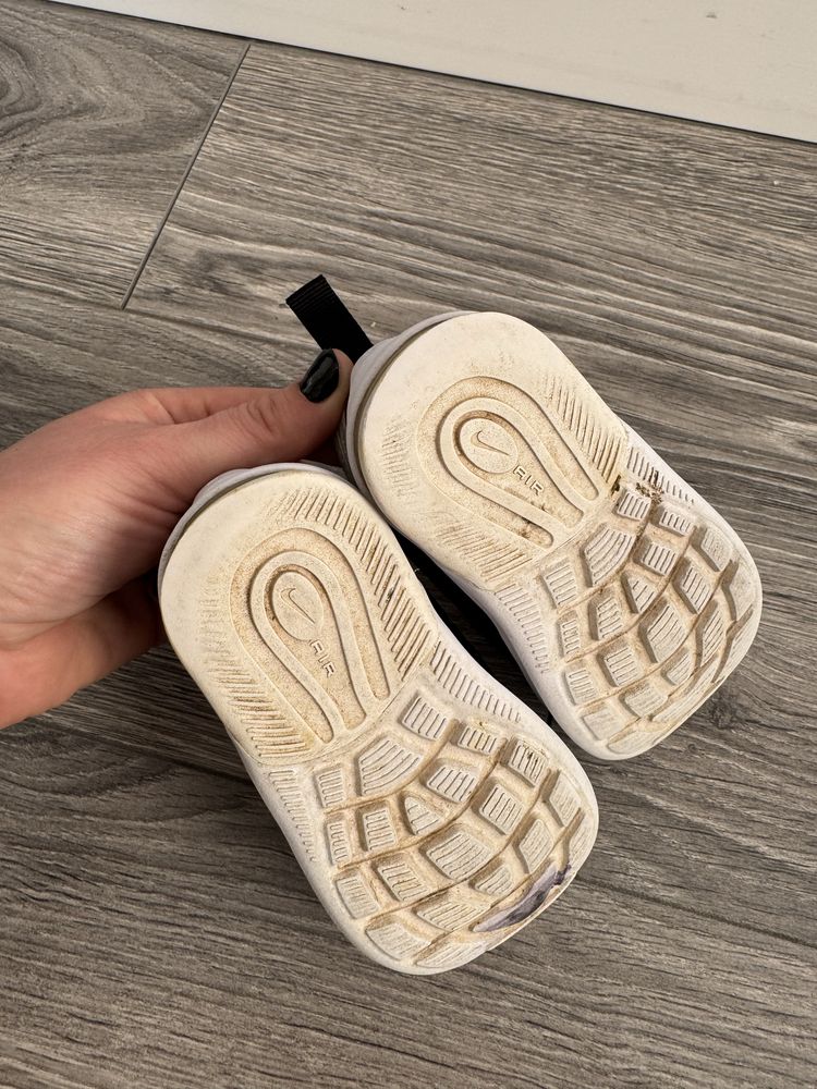 Buty dziecięce Nike Air Max Axis 22