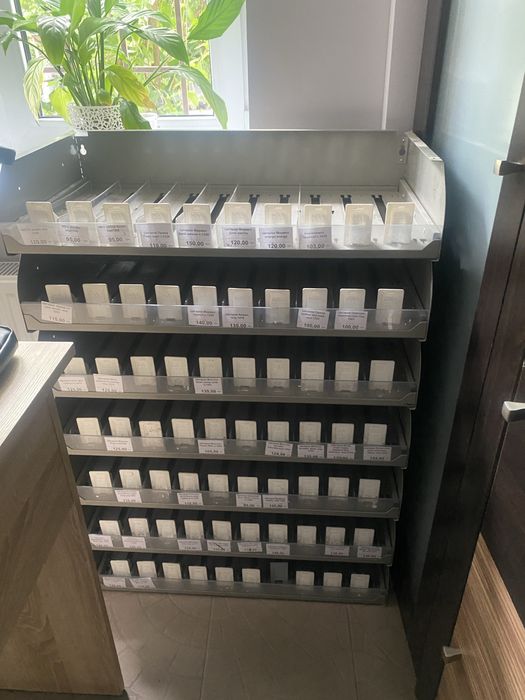 Стелаж для цигарок, диспансер для сигарет