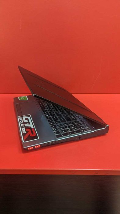 MSI Alpha 15 | Ryzen 7 | RX 5500M | 144Hz | 16GB RAM | SSD 500GB