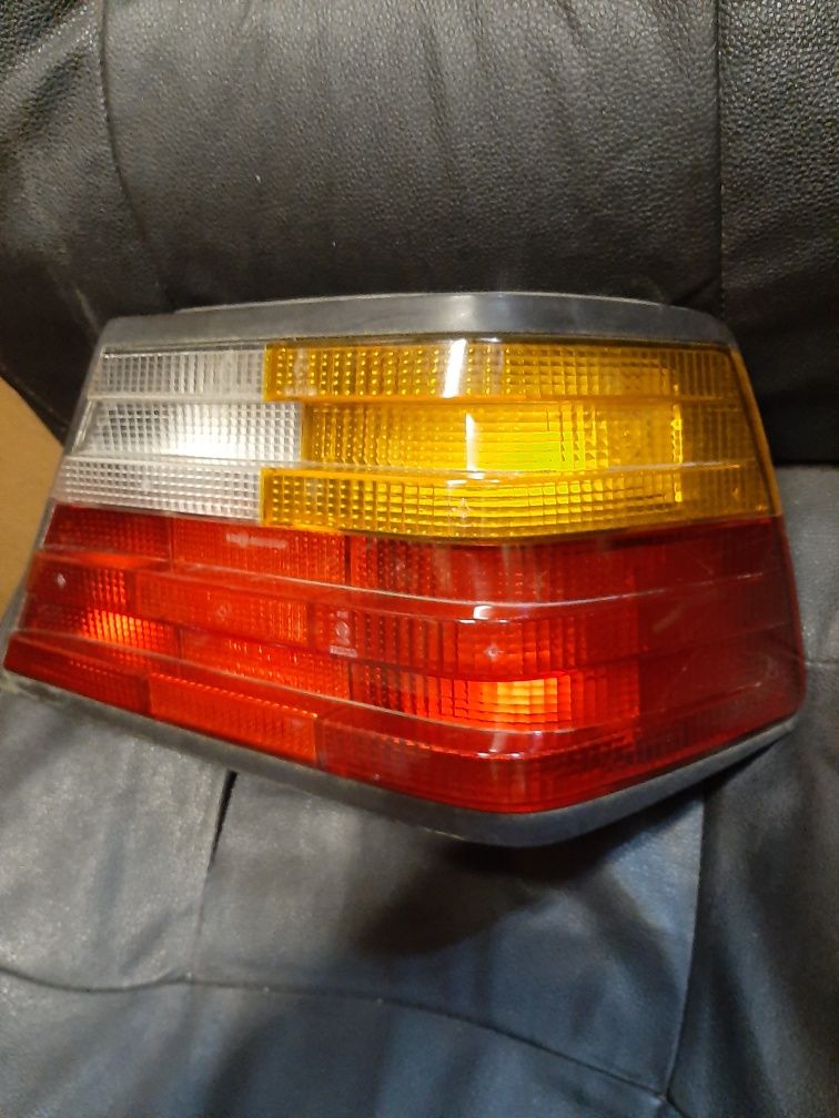 Lampa mercedes w124