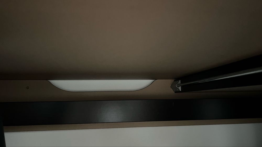 Biurko z wysuwanym panelem Ikea Malm