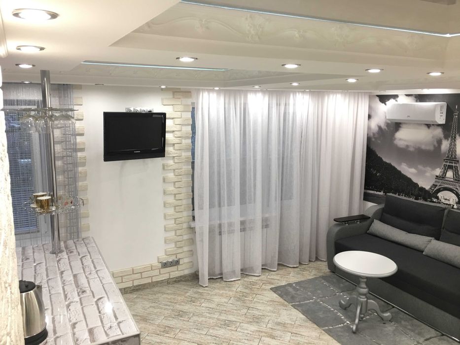 Квартира студия Париж посуточно и почасово, Троещина Фестивальный