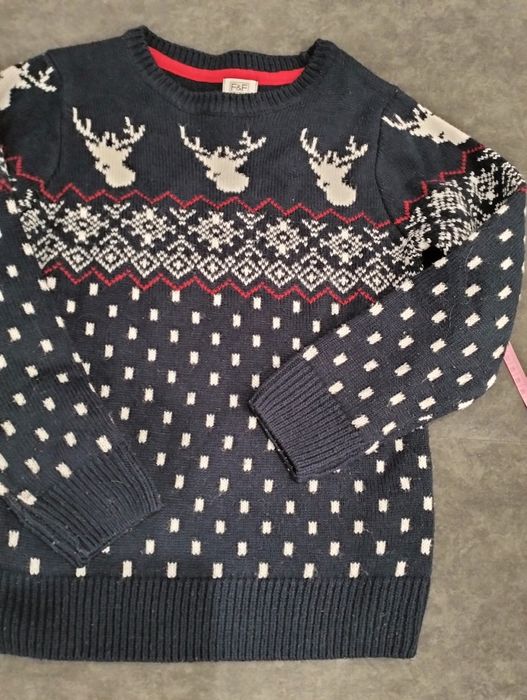 Sweterek świąteczny 122/128 Boże Narodzenie