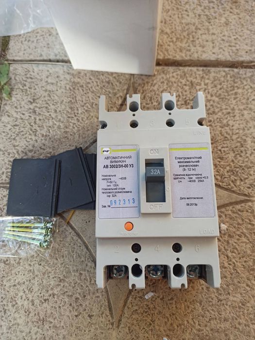 Автоматичний вимикач 32А 50А
