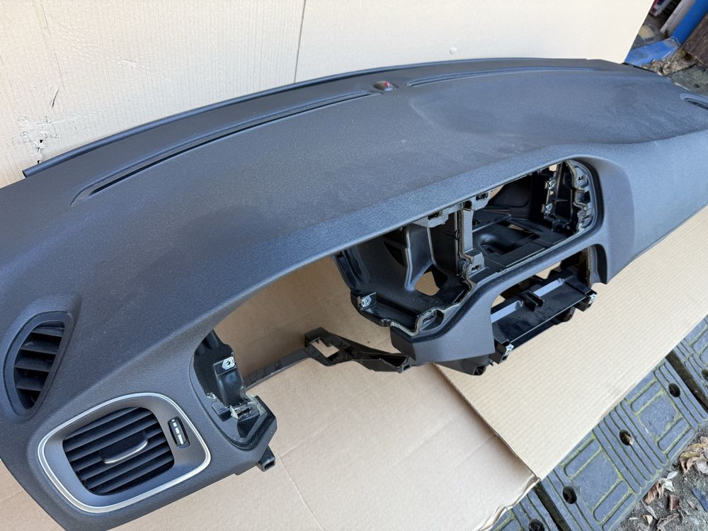 Volvo V40 V40CC deska rozdzielcza konsola kokpit 12-21