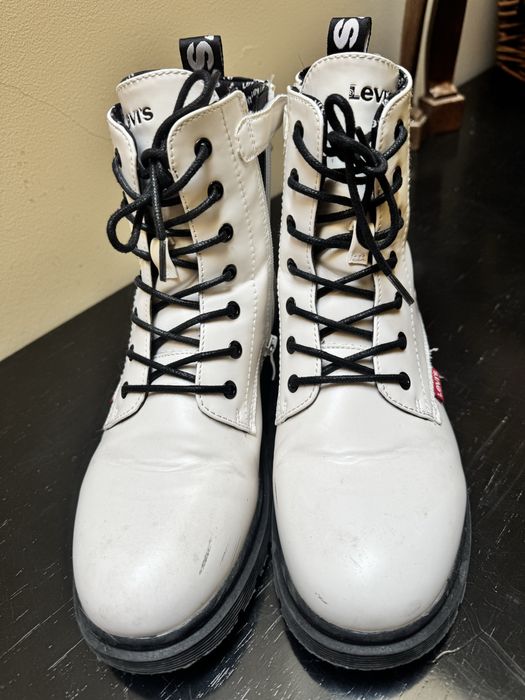 Botas brancas Levi’s 38