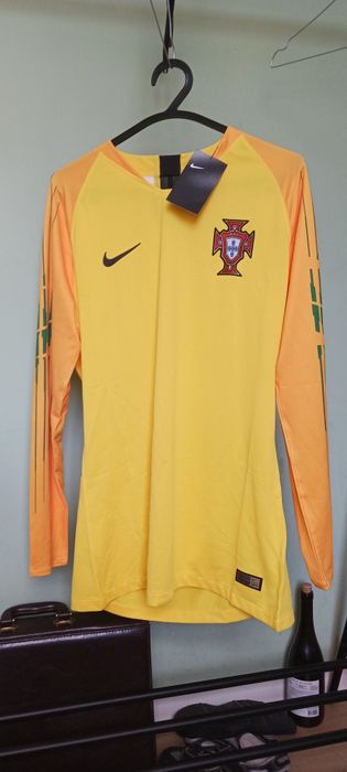 Camisola de Portugal nova com etiqueta impecavel qualquer questão dis