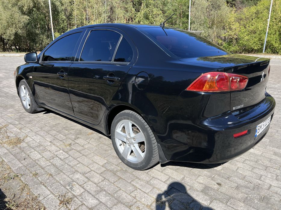 Продаю авто лансер 10