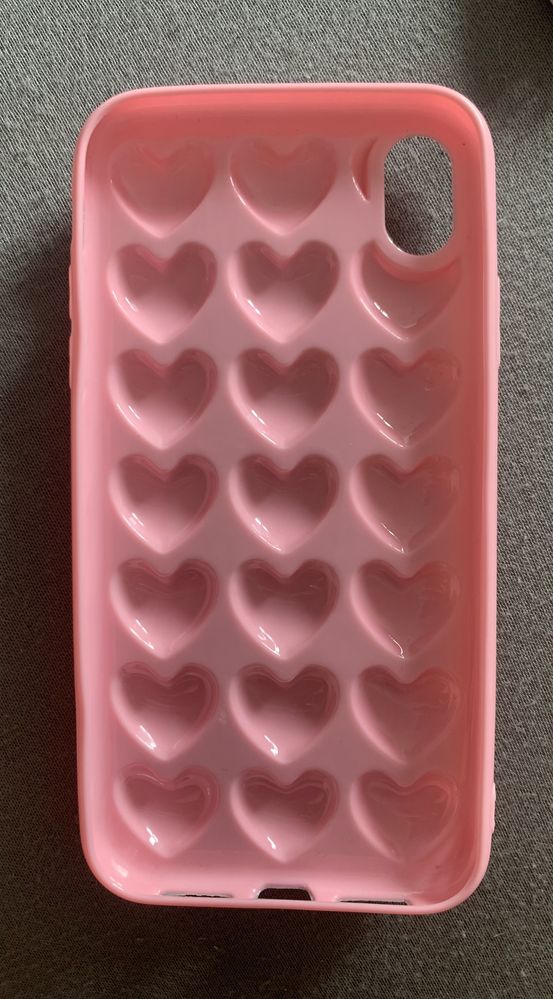 trzy etui iPhone Xr